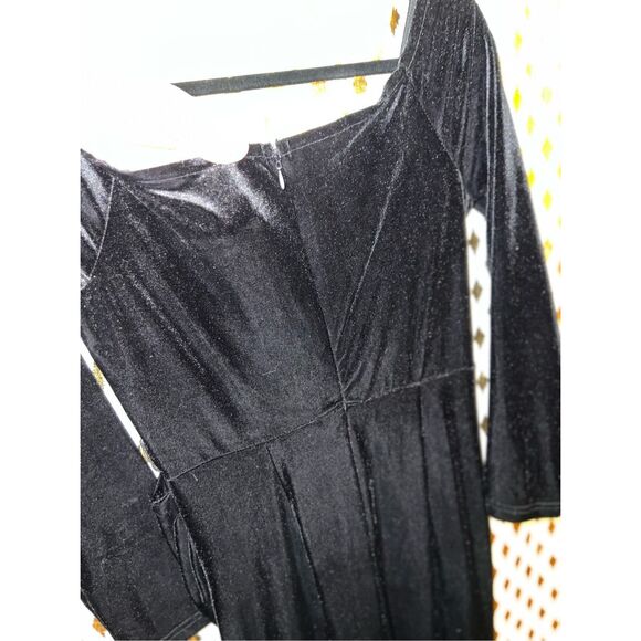 Goth Black velvet evening gown dress with thigh slit long sleeve size L - Picture 7 of 10